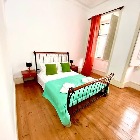 Artdeco Chiado 4 - Large Comfortable Double Room With Shared Bathroom Lisbon Exterior photo