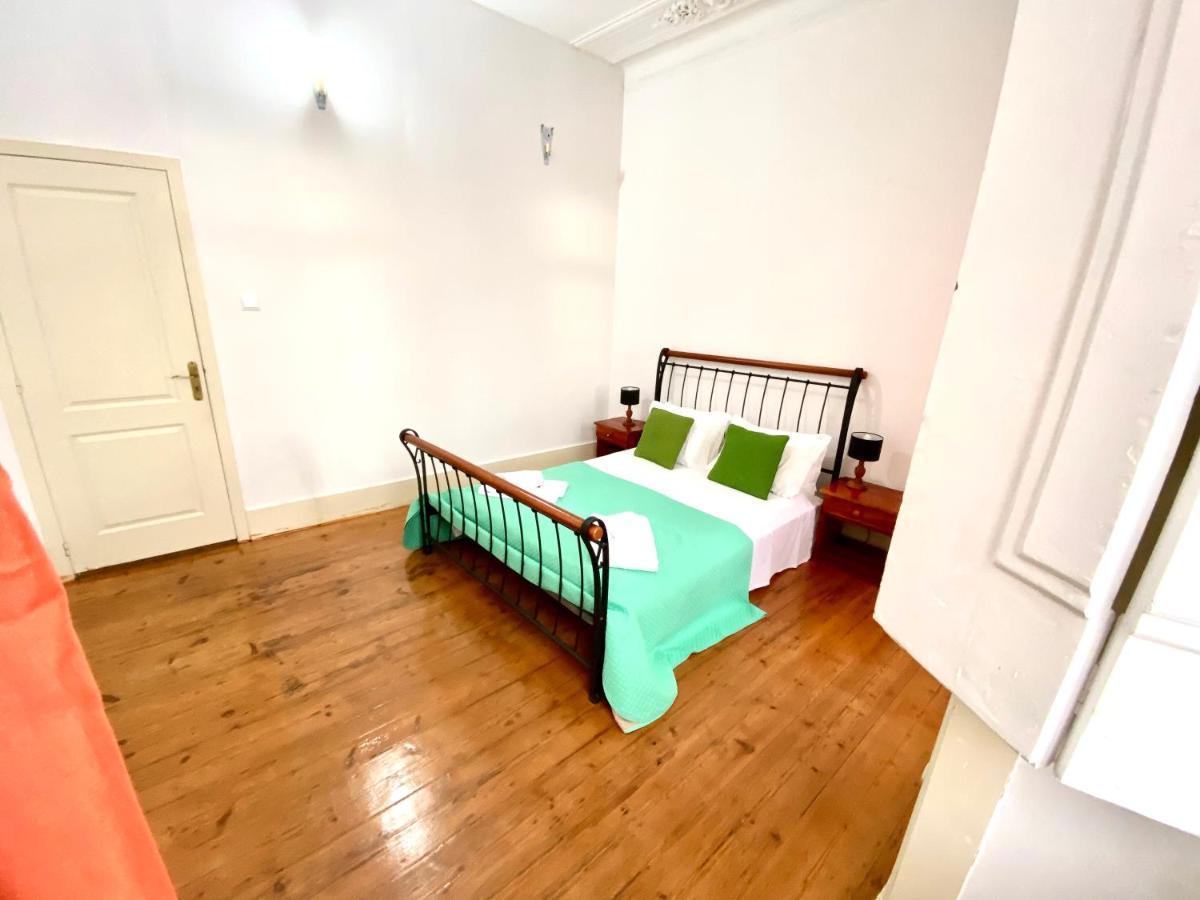 Artdeco Chiado 4 - Large Comfortable Double Room With Shared Bathroom Lisbon Exterior photo