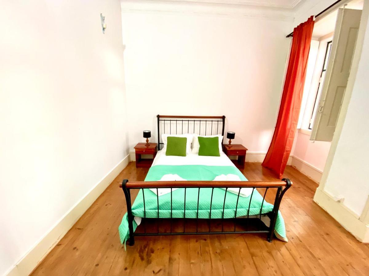 Artdeco Chiado 4 - Large Comfortable Double Room With Shared Bathroom Lisbon Exterior photo