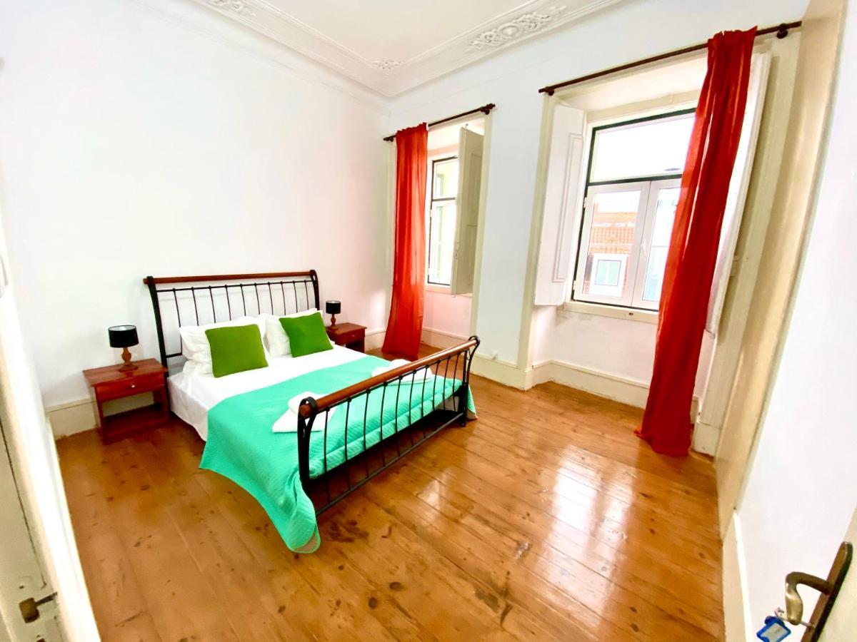 Artdeco Chiado 4 - Large Comfortable Double Room With Shared Bathroom Lisbon Exterior photo