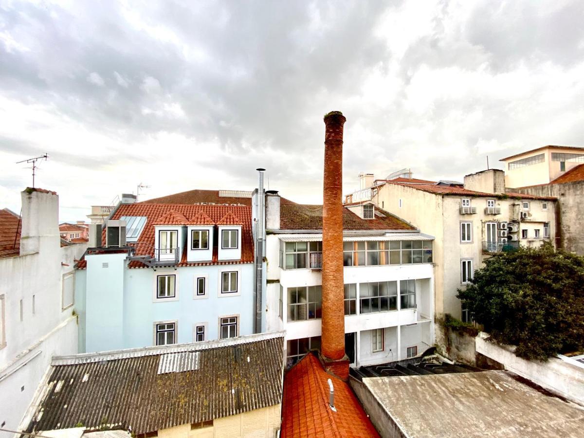 Artdeco Chiado 4 - Large Comfortable Double Room With Shared Bathroom Lisbon Exterior photo